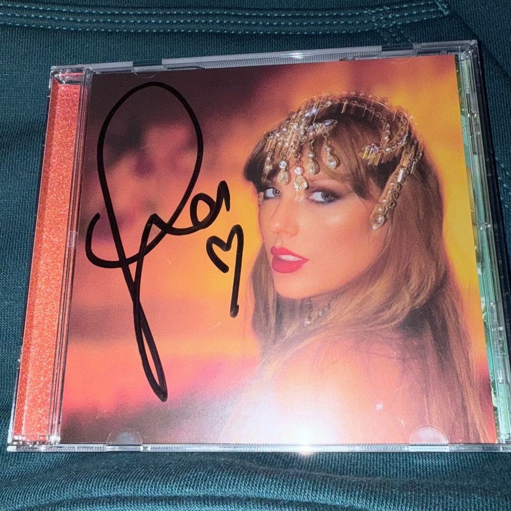 Taylor Swift The Life of a Showgirl Signed CD